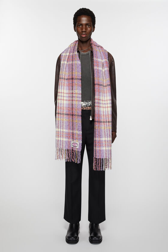 (image for) Long-Lasting Plaid fringe scarf